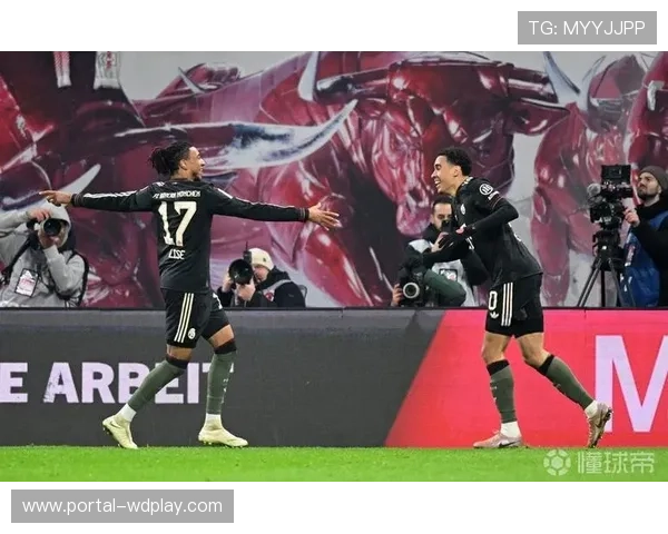 莱比锡高位逼抢难阻拜仁，后者下半场连入五球逆转